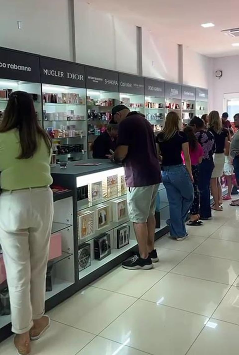 Aumentó considerablemente la cantidad que personas que realizan compras en Pedro Juan Caballero.