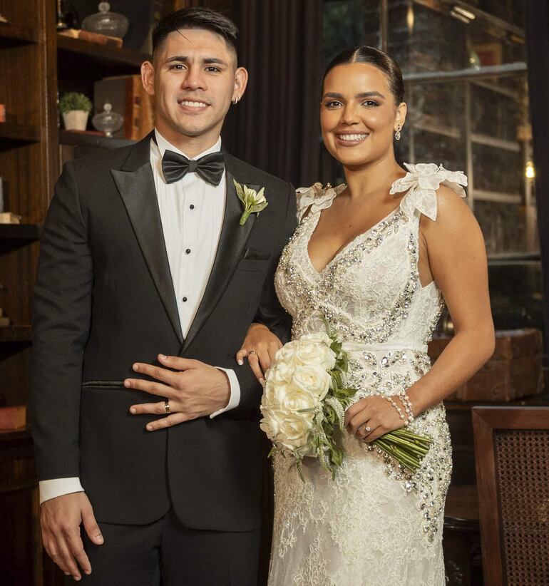 Saul Salcedo y Vanessa Argüello posando para Julio Zárate.