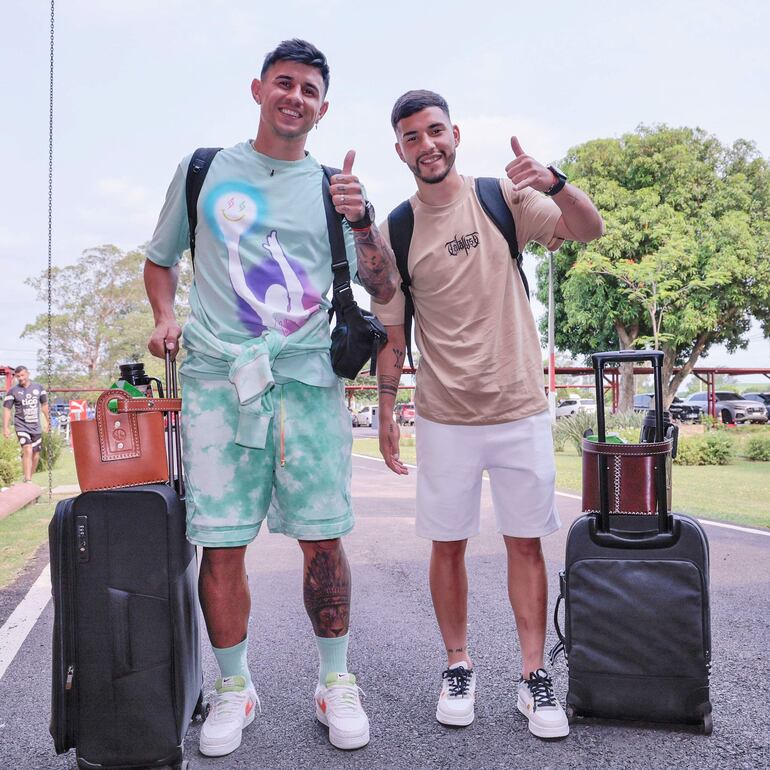 Adam Bareiro y a su izquierda, la cara nueva, Iván Ezequiel Leguizamón, ayer en el CARDE.