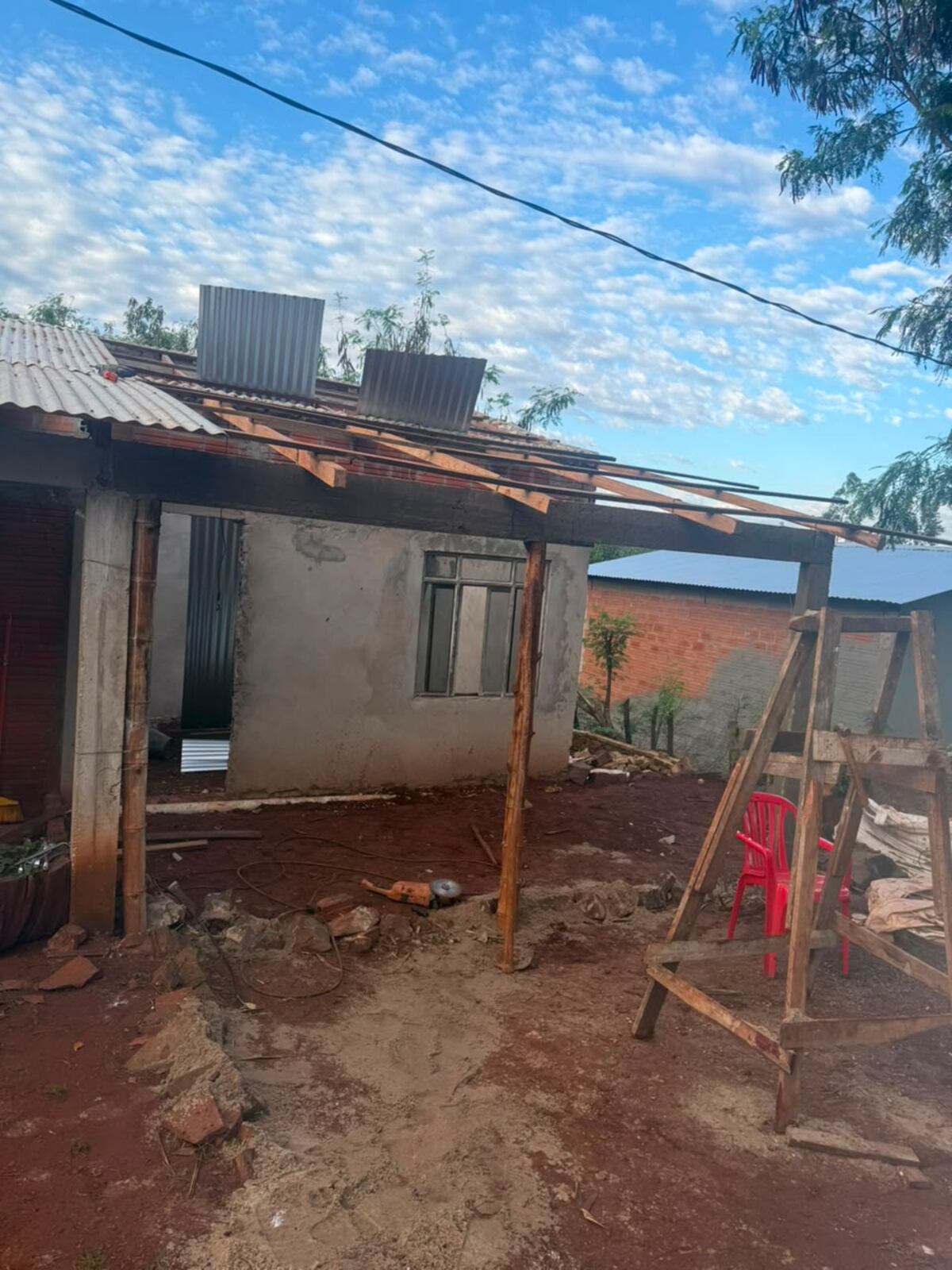 Constructor muere al sufrir un profundo corte en el cuello con su propia amoladora