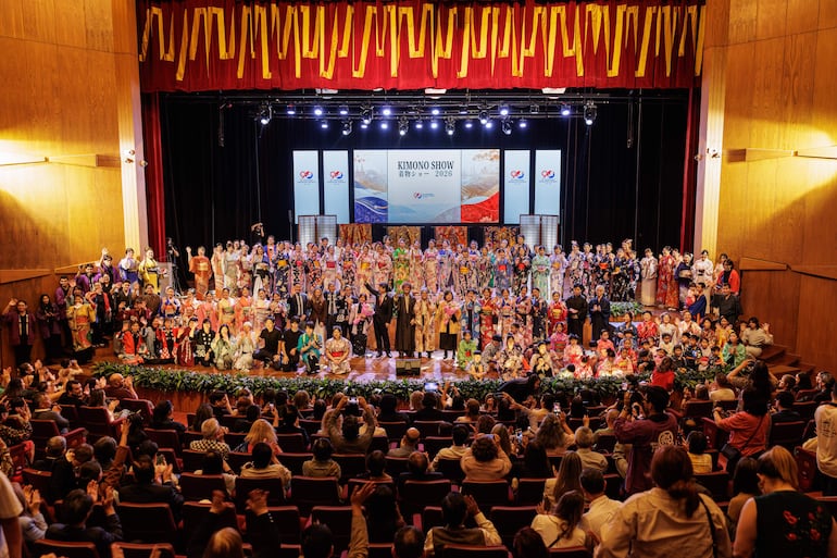 “Kimono Show” es el espectáculo que se realizó en el Teatro “José Asunción Flores” del Banco Central del Paraguay