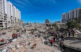 La localidad de Caraballeda, en el estado de La Guaira, Venezuela, fue declarada zona de desastre, tras el doble terremoto registrado el pasado miércoles.