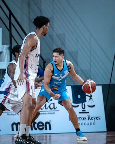 Juniors Peralta del Deportivo San José que se hizo sentir en el marcador en el partido de este miércoles contra Amambay.