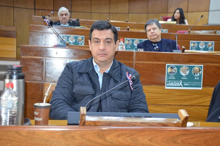 enzo cardozo prensa senado
