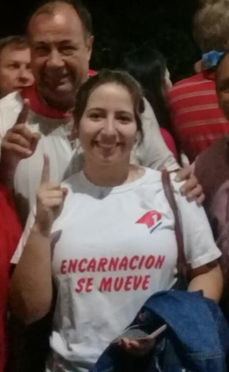 El senador colorado independiente Juan Afara con su hija Leila Afara. (Foto de archivo).