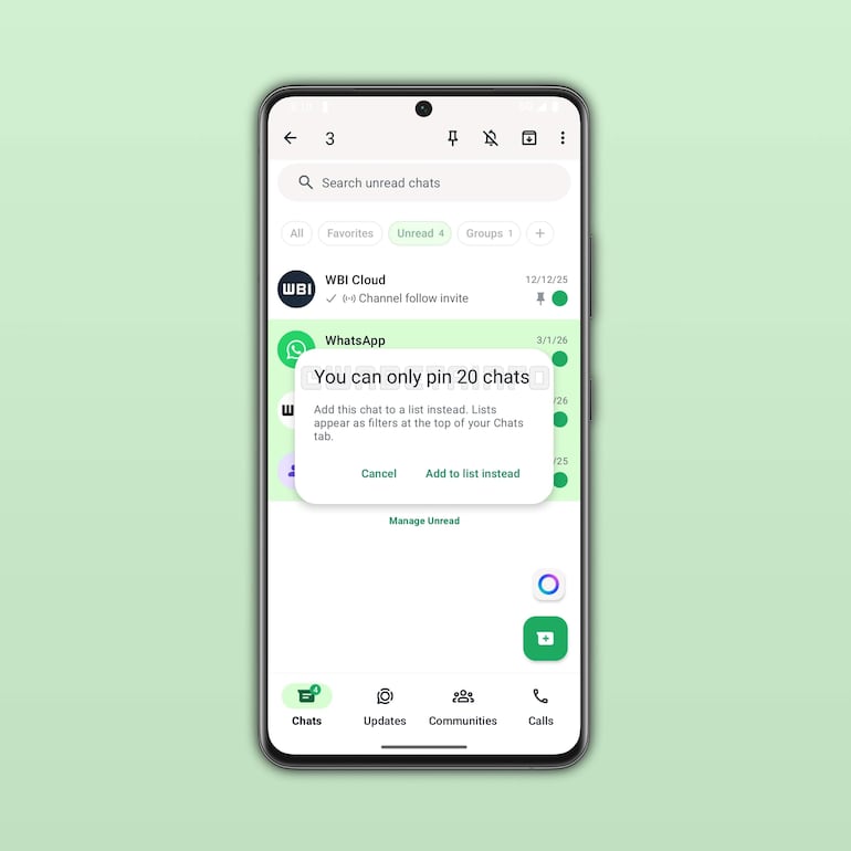 Interfaz de WhatsApp mostrando función de chats y comunidades, con texto en pantalla sobre nuevas características.