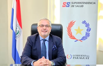 Dr. Roberto Melgarejo, titular de la Superintendencia de Salud.