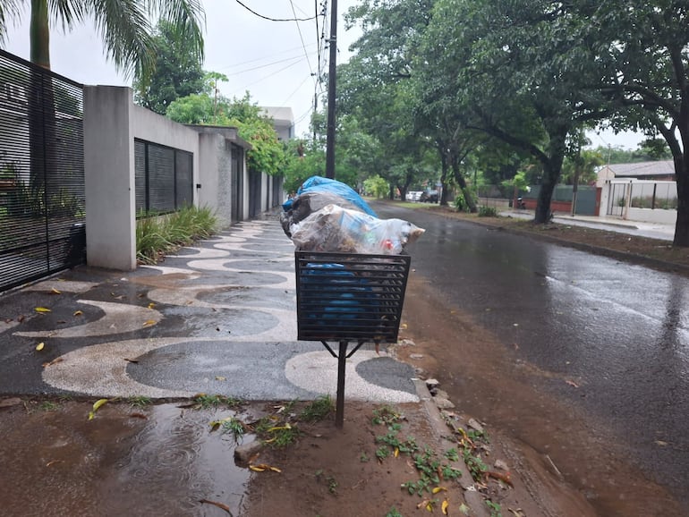 Ayolas: mal servicio de recolección de basura por empresa representada por el intendente de Luque genera quejas