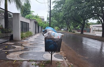Residuos continúa sin ser retirados en la zona del barrio Mil Viviendas de Ayolas.