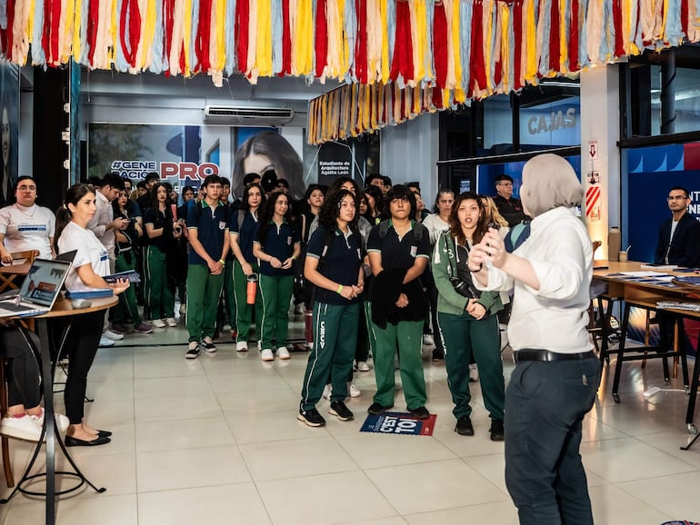 La Expo Carreras ofrece test vocacionales y orientación personalizada para ayudar a los jóvenes a tomar decisiones con mayor claridad.