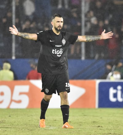 El delantero argentino Lucas David Pratto (37 años), durante su estadía por Olimpia.