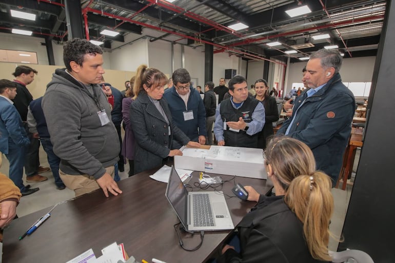 Auditoría a maletines electorales