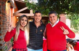 La intendenta de Quyquyhó Patricia Corvalán, el presidente Santiago Peña y el diputado Esteban Samaniego.