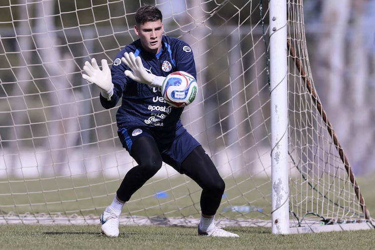 Orlando Gill aparece dentro del esquema base que medirá a Marruecos el martes.