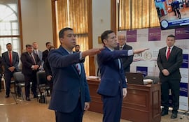 Momento en que juraban como miembros del JEM los diputados Alejandro Aguilera y Diego Candia, para el periodo 2026-2029.