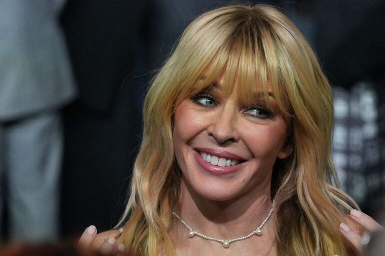 ¡Bella! La australiana Kylie Minogue en los Fashion Awards 2025. (CARLOS JASSO / AFP) 