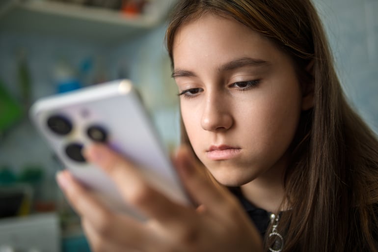 Adolescentes y redes sociales.
