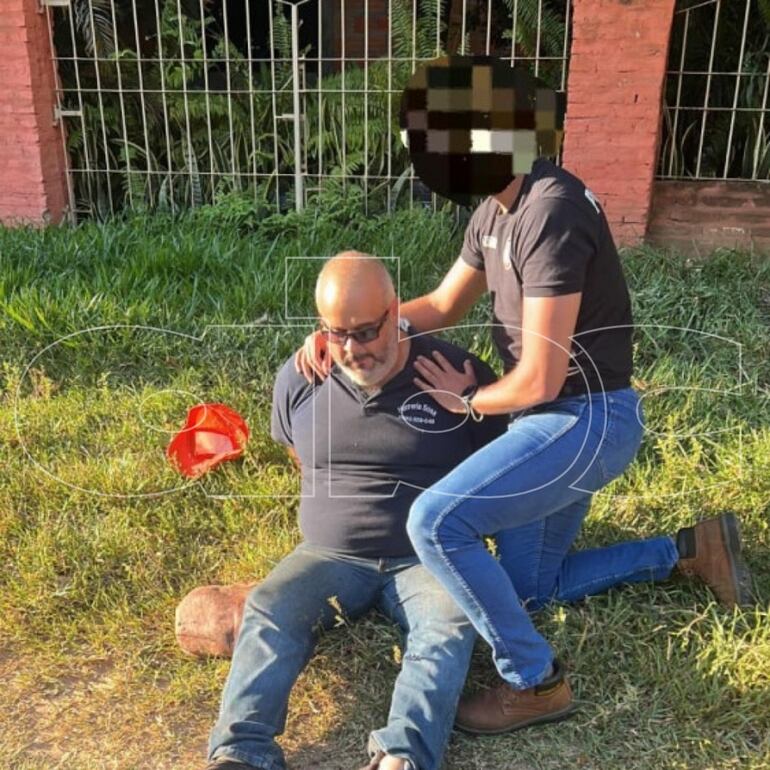 Mariano Daniel Genes Benítez, al momento de ser detenido por policías del SIU-Antinarcóticos.