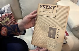 Un ejemplar de la revista literaria Ysyry, que publicó canciones y poemas en guaraní, entre 1942 y 1995.
