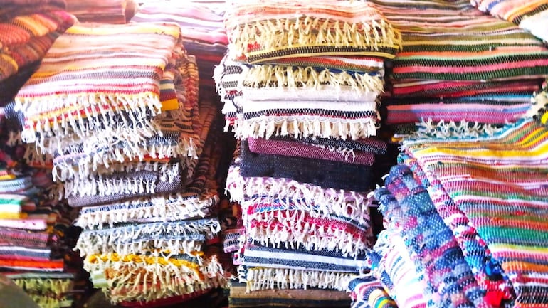 Solicitan acompañamiento del IPA en licitación para beneficiar a artesanas.