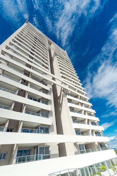 En este edificio ocurrió el atraco este martes.