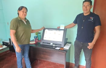 Urna electrónica habilitada para practicar en Ayolas.