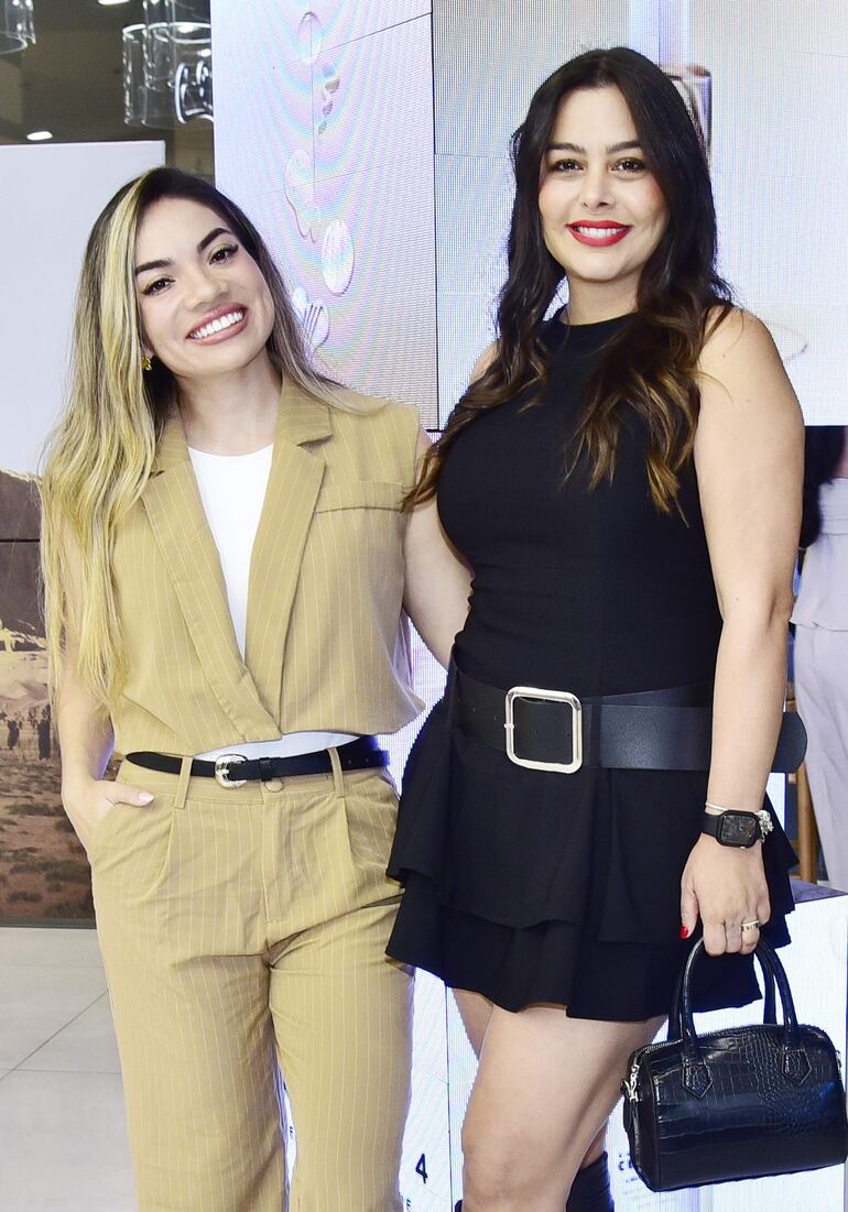 Jennyfer “Chenny” Santos y Larissa Riquelme. 