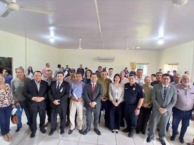De la reunión participaron jefes de comisarías del departamento, agentes fiscales, autoridades de la Justicia Electoral, apoderados partidarios e integrantes de la Junta Cívica