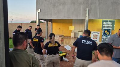 Los intervinientes encontraron la droga en una de las habitaciones de la casa.