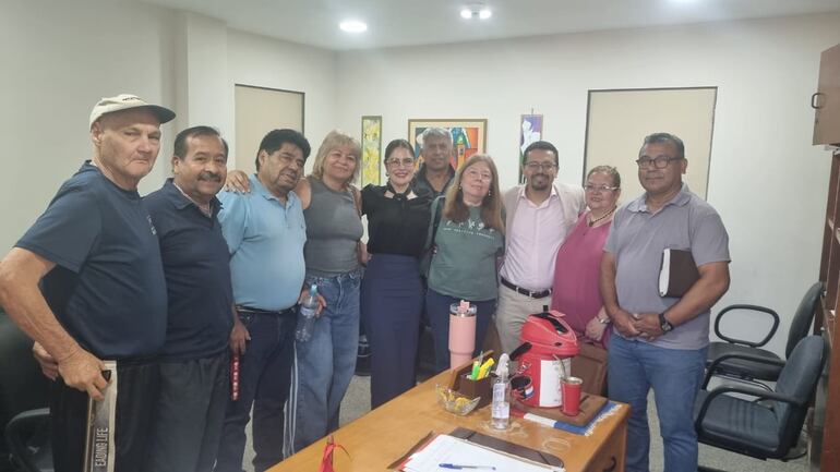 Jubilados con Miguel Sosa, enviado por 	LUIS LÓPEZ NERY HUERTA para Locales 11-12-2025