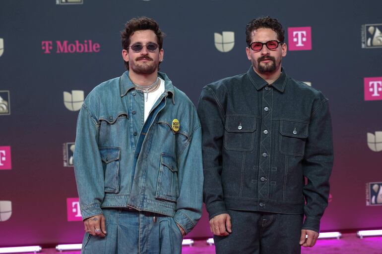 Los venezolanos Mau y Ricky, siempre presentes en la gala de Premio Lo Nuestro. (Giorgio Viera / AFP)