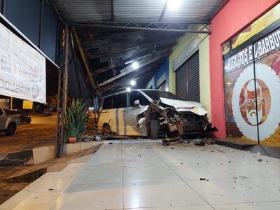 Así quedó el vehículo tras el accidente de tránsito.