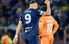 El paraguayo Alex Arce, futbolista de Independiente Rivadavia, festeja un gol en el partido frente a La Guaira por la fecha 3 de la fase de grupos de la Copa Libertadores 2026 en el estadio Malvinas Argentina, en Mendoza, Argentina.
