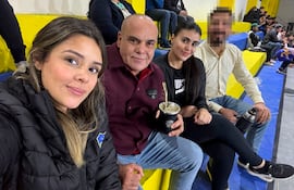 La concejala Maribel Ruiz Díaz junto al senador Bachi Núñez y la hija de este último, la concejala municipal Sol Núñez.