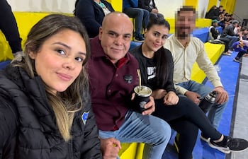 La concejala Maribel Ruiz Díaz junto al senador Bachi Núñez y la hija de este último, la concejala municipal Sol Núñez.