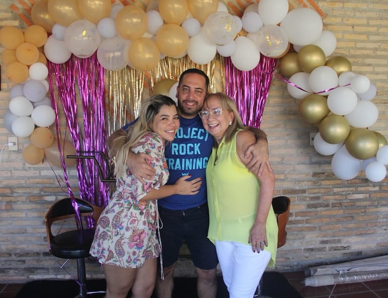 Gabriela González, Edwin López y Gladys Cattebeke, en 2024.