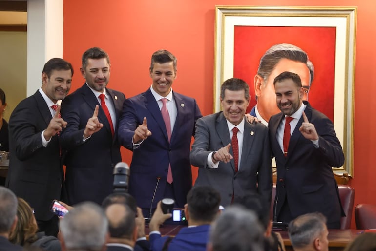 ANR: Peña pinta un "país de maravillas" y se queja amargamente por las críticas a su Gobierno - Política