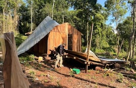 El campamento destruido por los antidrogas en el distrito de Ñacunday.