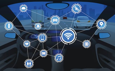 Vista frontal de una cabina de vehículo y red de comunicación inalámbrica, coche autónomo, vehículo inteligente, automóvil conectado.