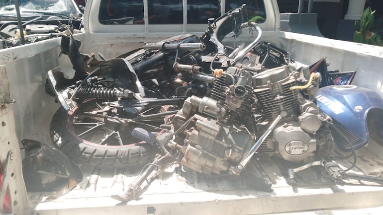 Totalmente desarmada fue recuperada una motocicleta denunciada como robada.