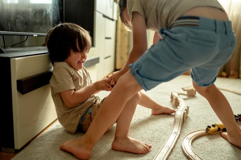 Concepto de rivalidad entre hermanos.