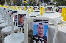 Marcha por la vida: fotografías representan a los 59 secuestrados en la Franja de Gaza.