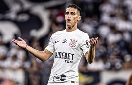 El volante ofensivo paraguaya, Matías Nicolás Rojas Romero (30 años), durante su estadía por Corinthians de Brasil.