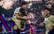 Los futbolistas de Cerro Porteño festejan un gol en el partido frente a Pastoreo FC por la Fase 3 de la Copa Paraguay 2025 en el estadio Luis Salinas, en Itauguá, Paraguay.