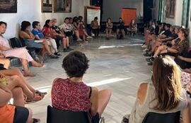 La función de los movimientos es movilizar es decir no solo tomar conciencia del problema sino movilizarse para solucionarlo o demandar su solución a quien corresponde. Los movimientos sociales son expresión del malestar de las personas que viven situaciones traumáticas, de injusticias, pobreza, que conlleva a situaciones que afectan la salud mental y muchas veces reproducen violencia.