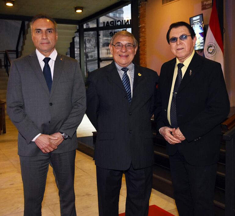 Gerardo González Báez, Digno Acuña Vera y Óscar Pérez.