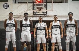 Uno de los cinco de Olimpia Kings, que se prepara para la Liga Sudamericana de Básquetbol.
