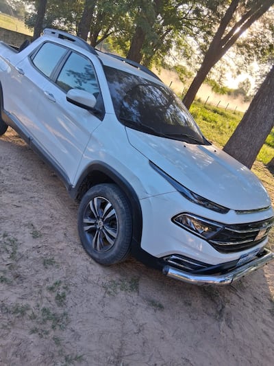 La camioneta Fiat Toro Freed Turbo AT6, color blanco y sin matrícula, denunciada como hurtada en Brasil, fue recuperada en la ciudad de Humaitá.