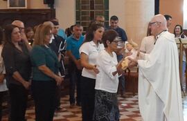 El sacerdote redentorista italiano Gianluigi Aroffo se despidió de la comunidad de Pilar oficiando su última misa en la Basílica Menor Nuestra Señora de la Asunción, donde ejerció como párroco durante seis años.