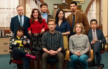 El elenco de "The Paper" en la imagen promocional de la serie.